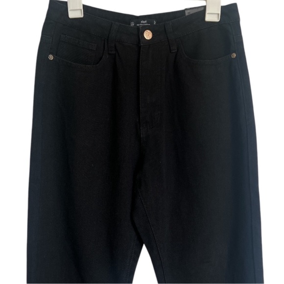 Missguided Riot High Rise Mom Jean - Picture 5 of 10